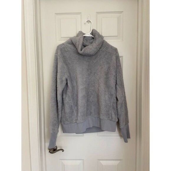 Gray Sherpa Sweatshirt (Medium) - Picture 1 of 3